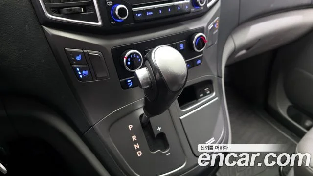 2019 Hyundai Grand Starex (New)