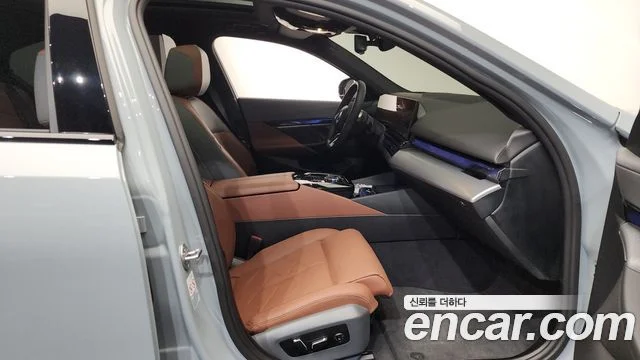 2024 BMW 5 Series (G60)