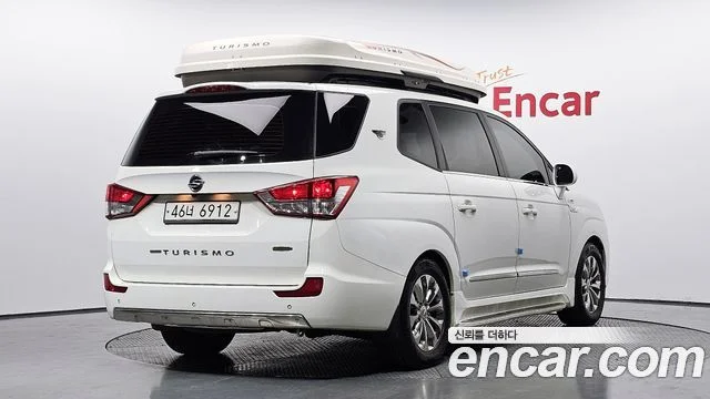 2017 KG Mobility 코란도 투리스모