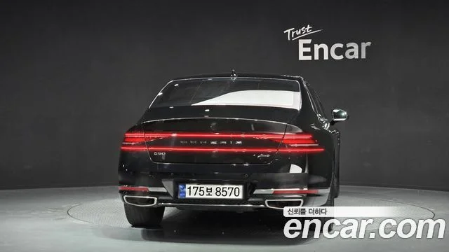 2023 Genesis G90 (RS4)