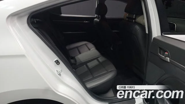 2018 Hyundai 아반떼 AD