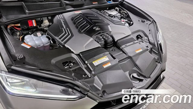 2025 Lamborghini 우루스