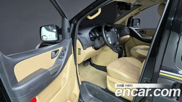 2017 Hyundai Grand Starex