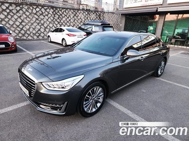 2017 Genesis EQ900