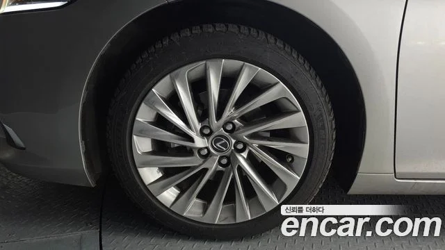 2022 Lexus ES300h 7세대