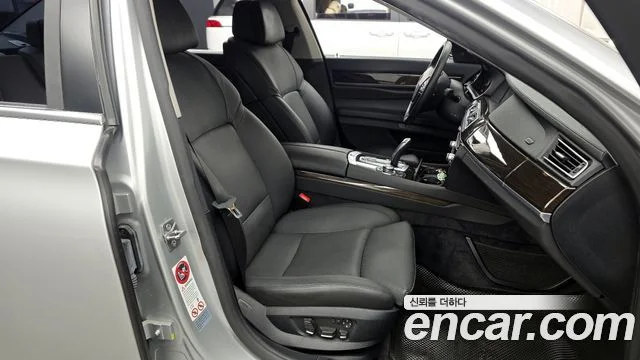 2009 BMW 7 Series (F01)