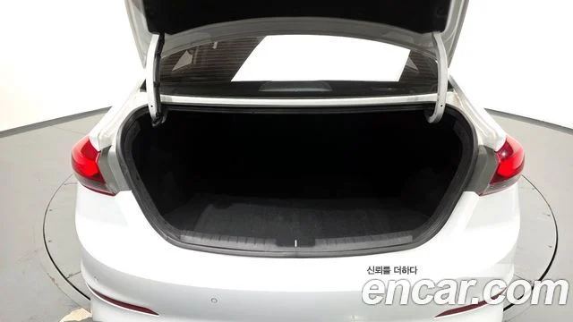 2018 Hyundai 아반떼 AD