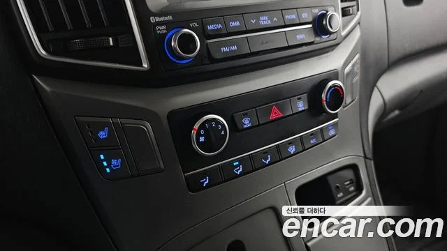 2016 Hyundai Grand Starex