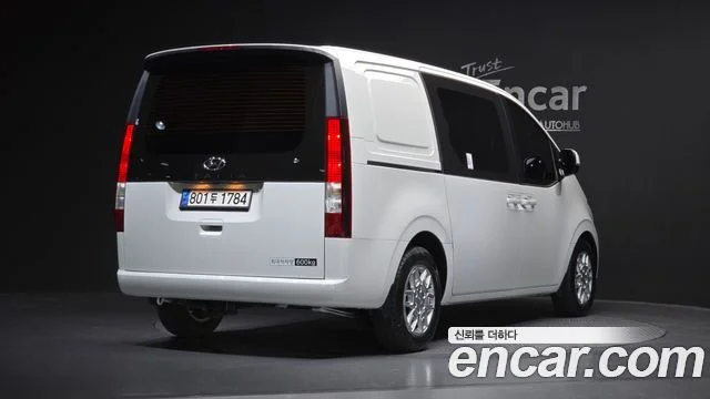 2023 Hyundai Staria