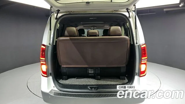 2018 Hyundai Grand Starex (New)