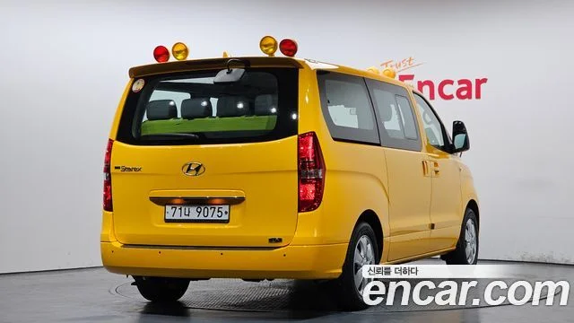 2020 Hyundai Grand Starex (New)