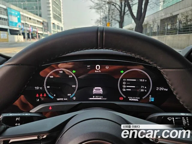 2025 Porsche 타이칸