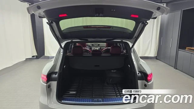 2023 Porsche 카이엔 (PO536)