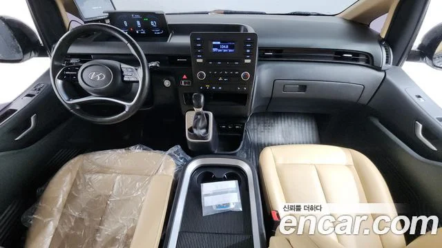 2022 Hyundai Staria