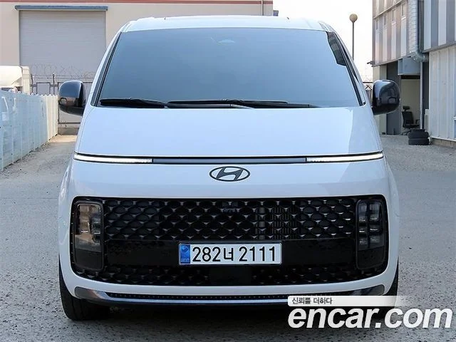 2025 Hyundai Staria