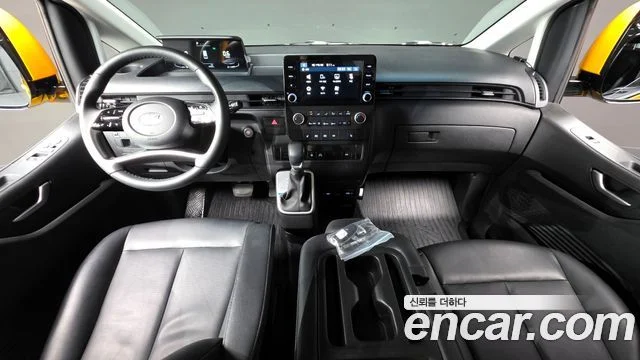 2022 Hyundai Staria