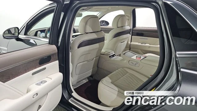 2022 Genesis G90 (RS4)