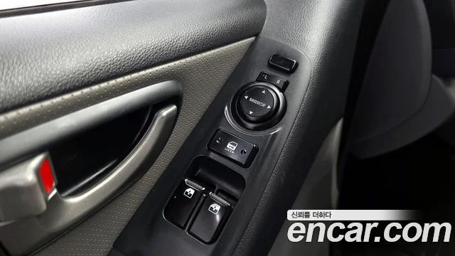 2012 Hyundai Grand Starex