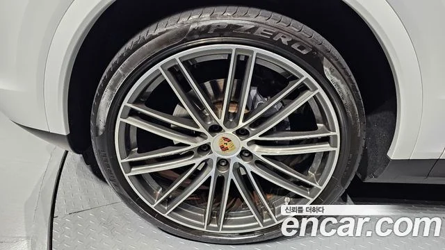 2020 Porsche 카이엔 (PO536)