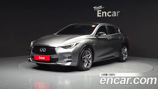 2017 Infiniti Q30