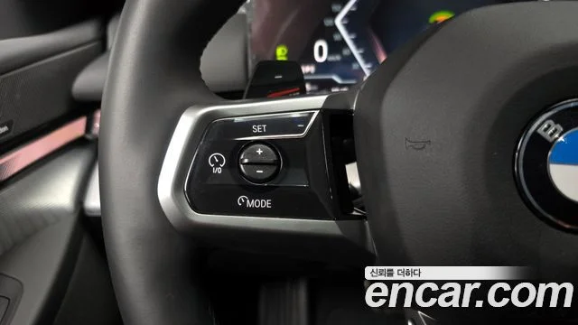 2025 BMW 5 Series (G60)