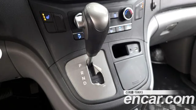 2016 Hyundai Grand Starex