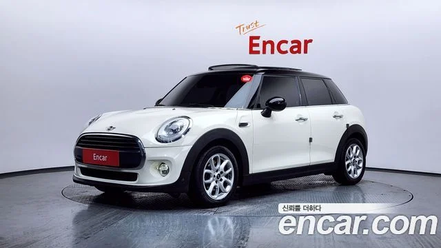2017 MINI Cooper