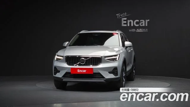 2024 Volvo XC40