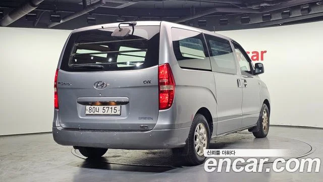 2011 Hyundai Grand Starex