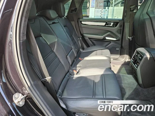 2020 Porsche 카이엔 (PO536)