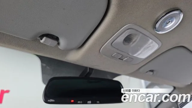 2012 Hyundai Grand Starex