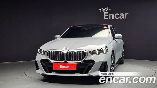 2024 BMW 5 Series (G60)