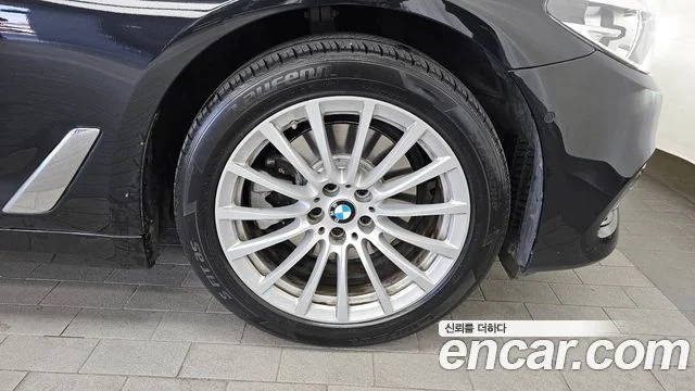 2019 BMW 5 Series (G30)