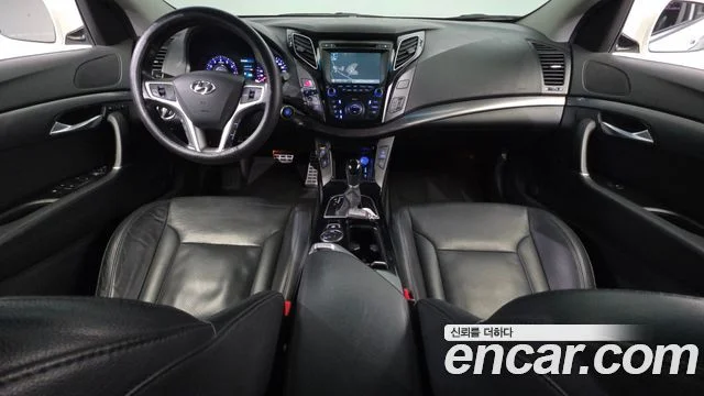 2014 Hyundai i40 살룬