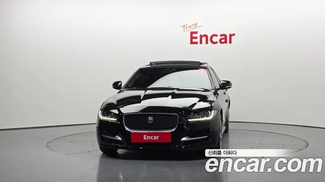 2016 Jaguar XE