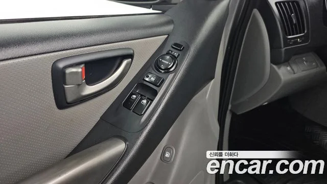 2013 Hyundai Grand Starex