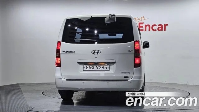 2011 Hyundai Grand Starex