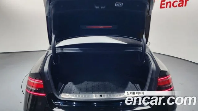 2022 Genesis G90 (RS4)