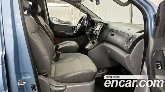 2010 Hyundai Grand Starex