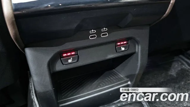 2025 BMW 5 Series (G60)