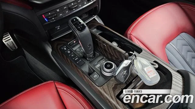 2021 Maserati 기블리