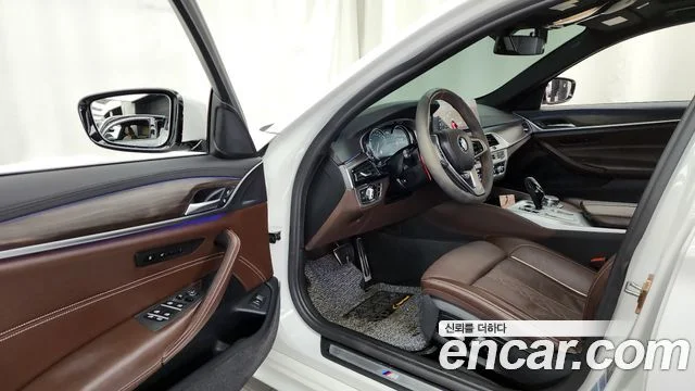 2018 BMW 5 Series (G30)