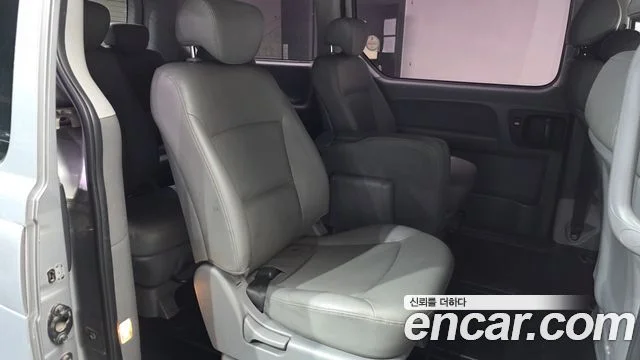 2013 Hyundai Grand Starex