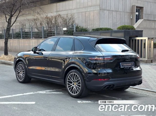 2023 Porsche 카이엔 (PO536)