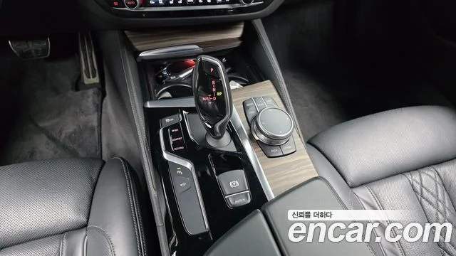 2017 BMW 5 Series (G30)