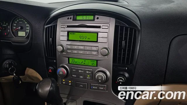 2010 Hyundai Grand Starex