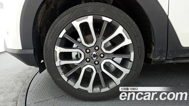 2023 KG Mobility Torres