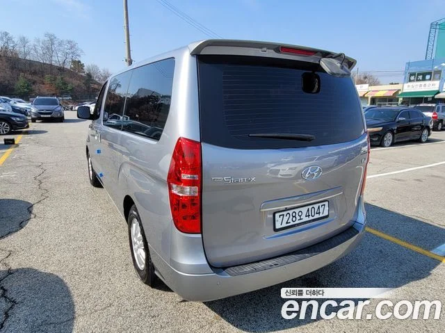 2017 Hyundai Grand Starex