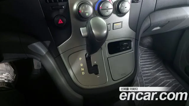 2014 Hyundai Grand Starex